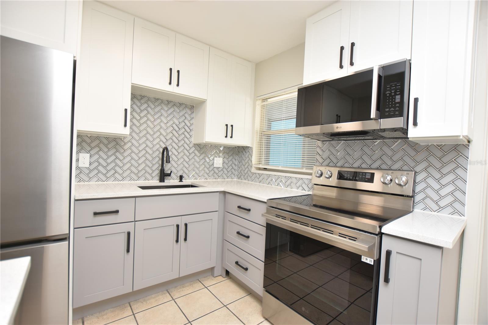 Image 9 of 35 For 118 Flamingo Drive