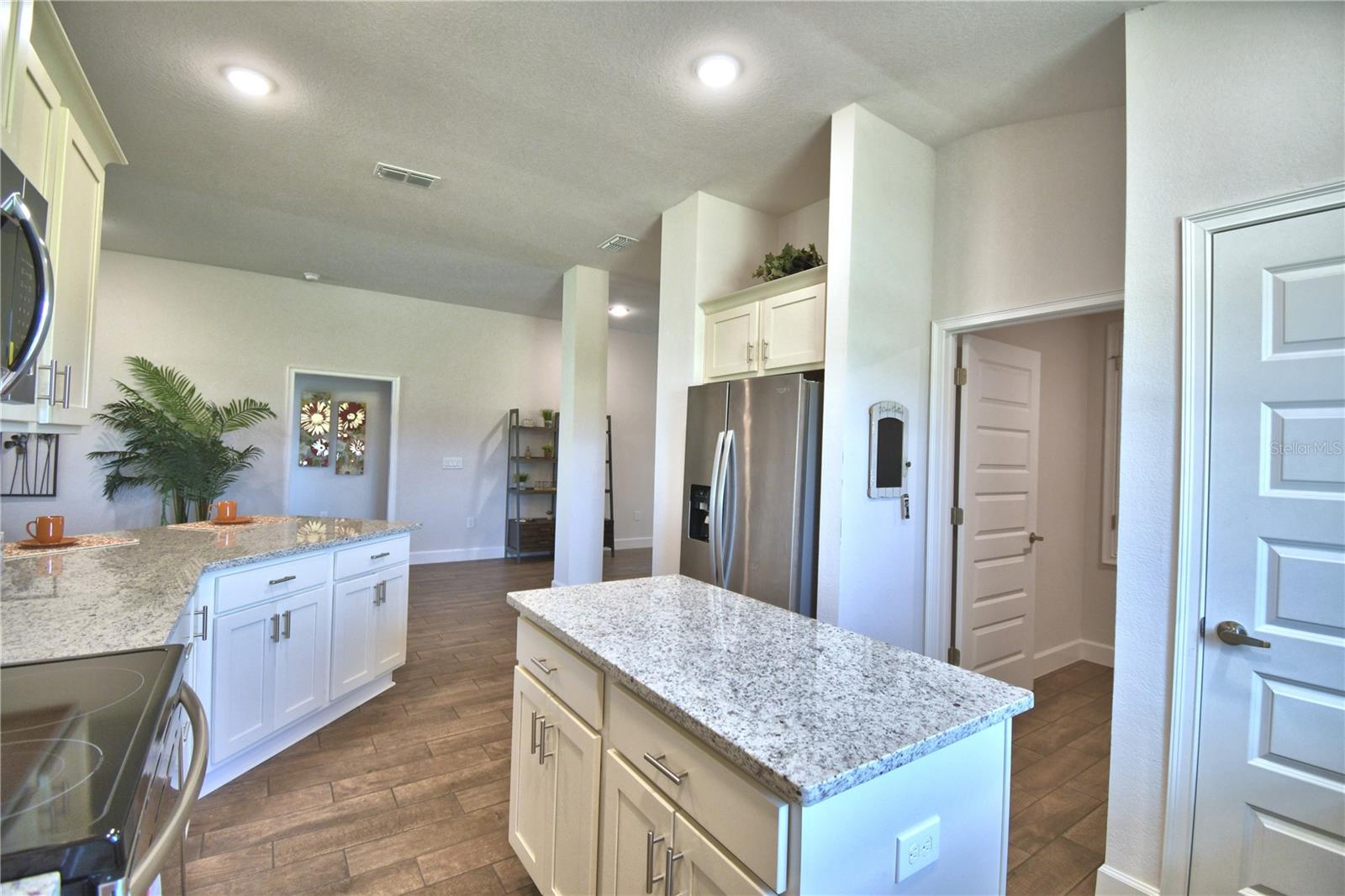 Image 17 of 59 For 241 Piave Street