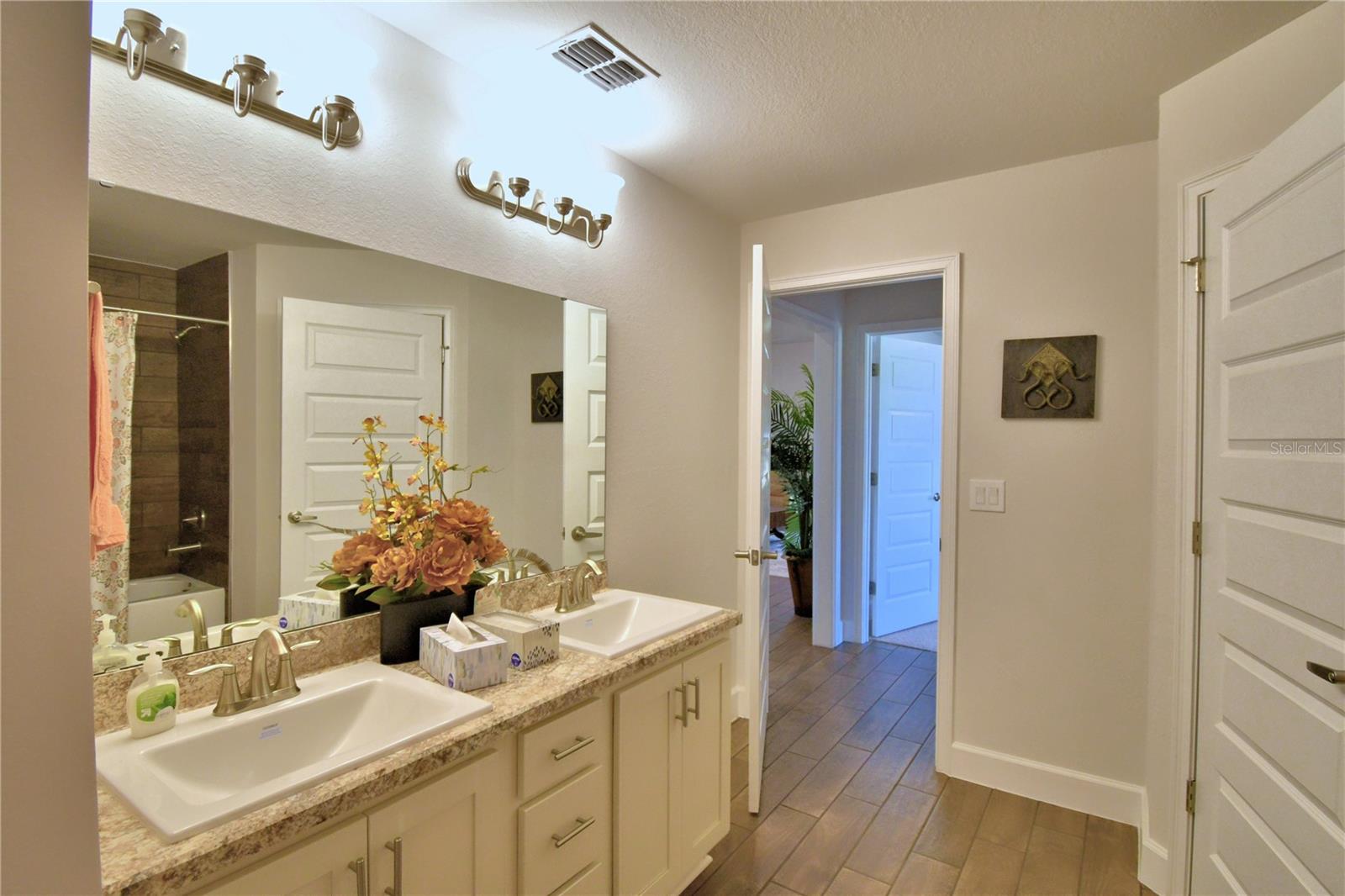 Image 21 of 59 For 241 Piave Street