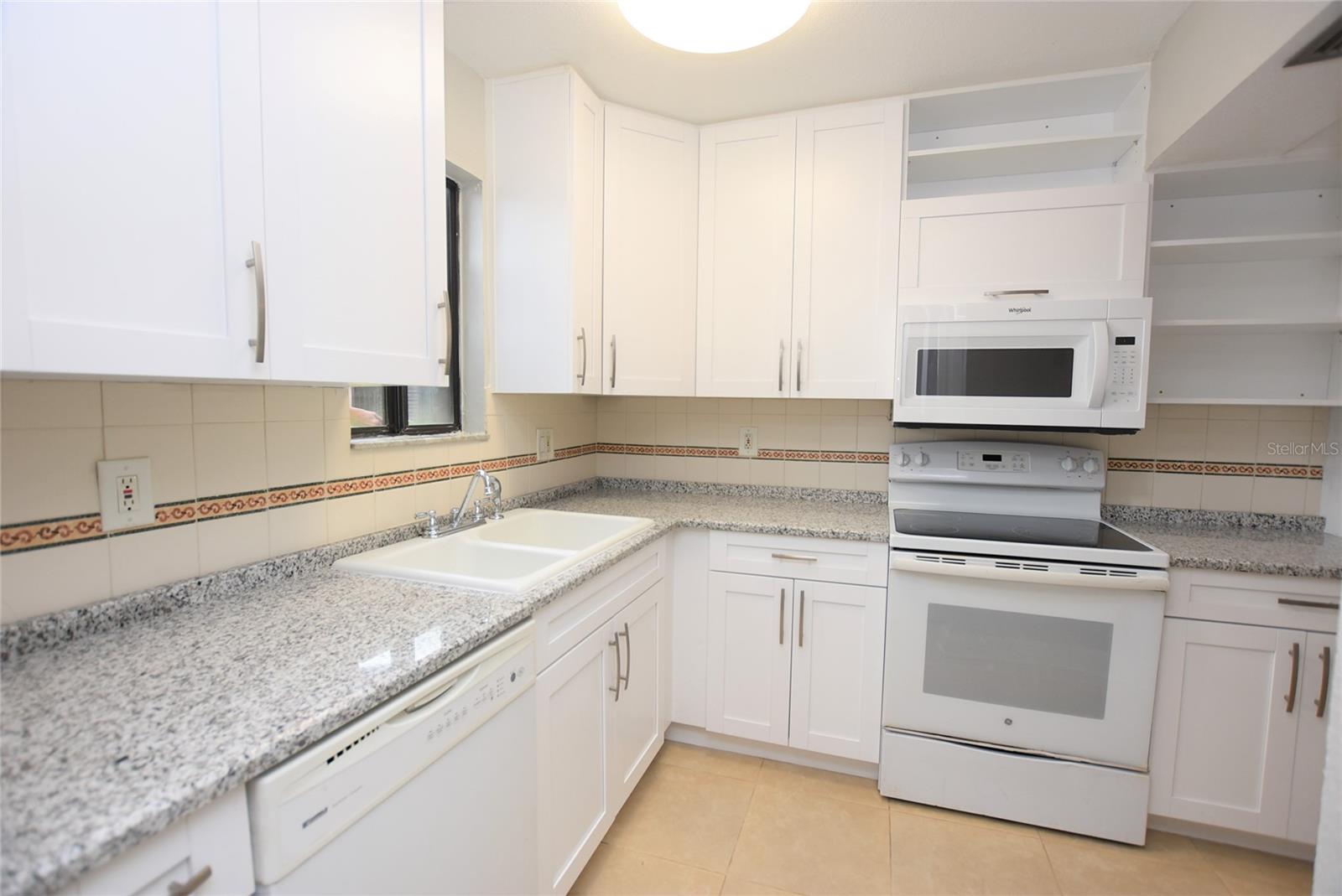 Image 18 of 21 For 1836 Crystal Lake Drive 84