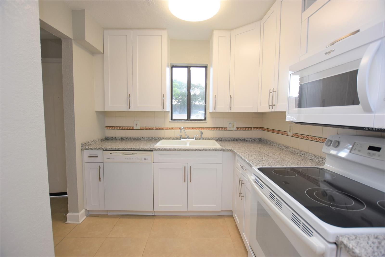 Image 19 of 21 For 1836 Crystal Lake Drive 84