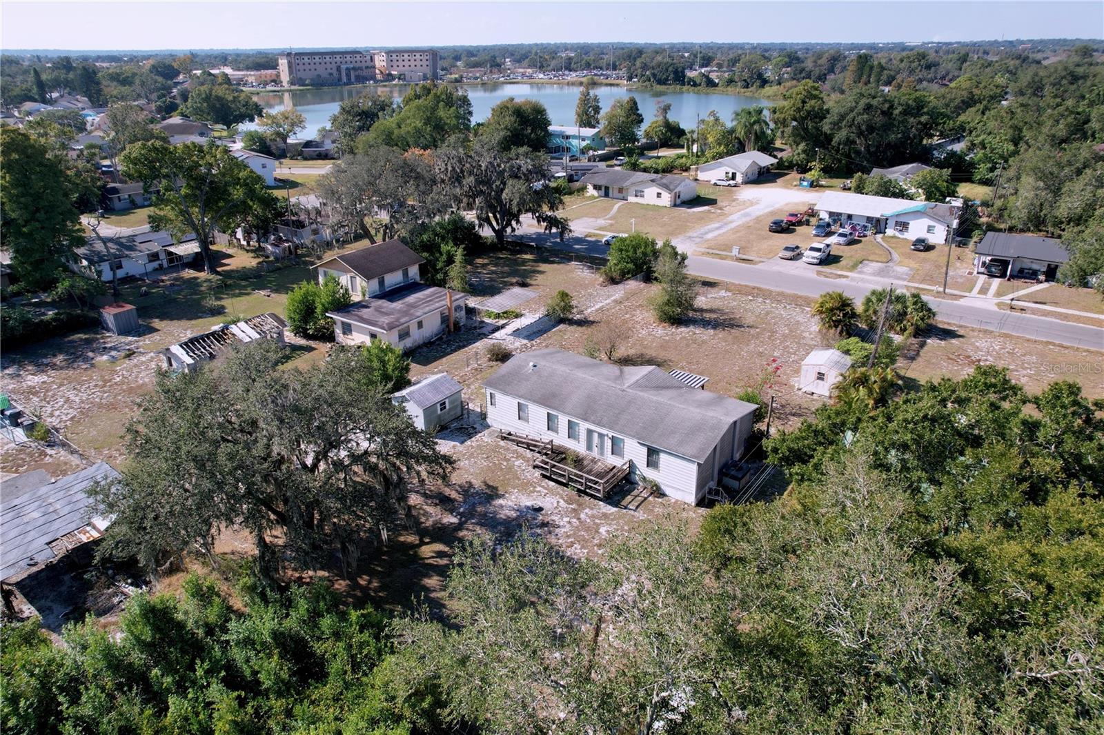 Image 28 of 60 For 608 Jamestown Avenue