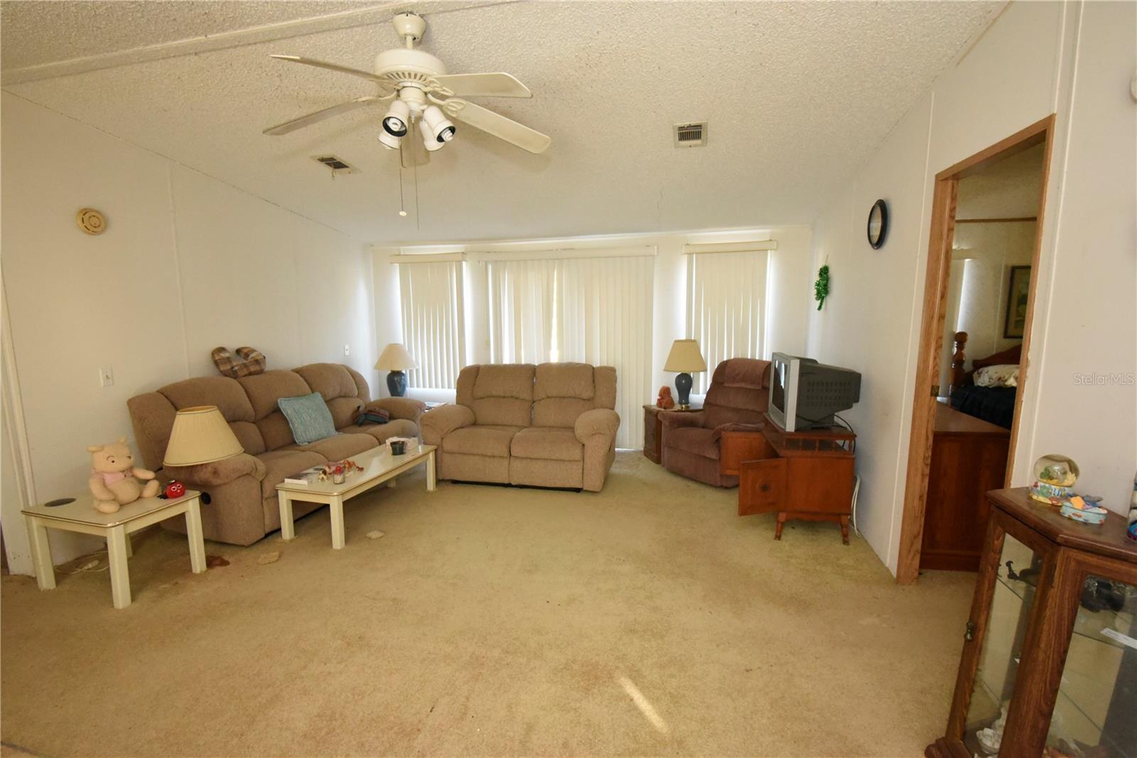 Image 43 of 60 For 608 Jamestown Avenue