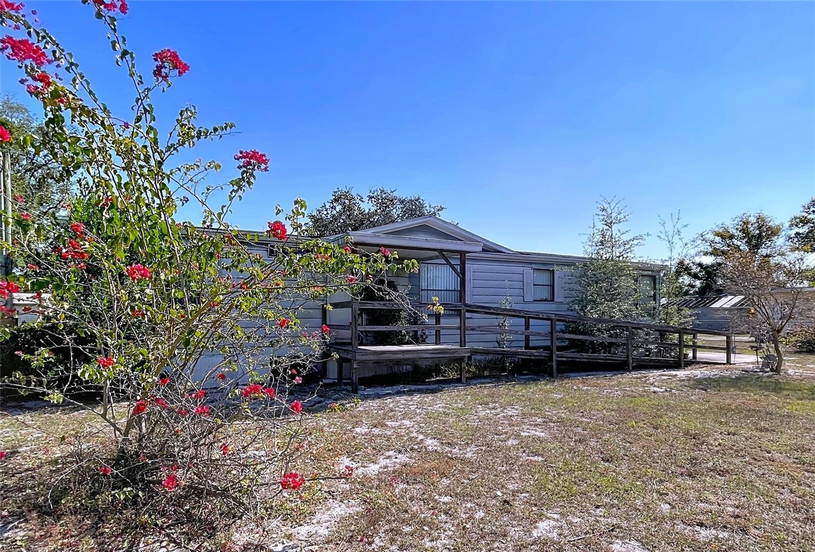 Image 5 of 60 For 608 Jamestown Avenue