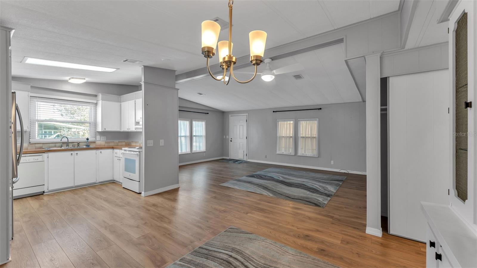 Image 18 of 59 For 5079 Lodgewood Drive