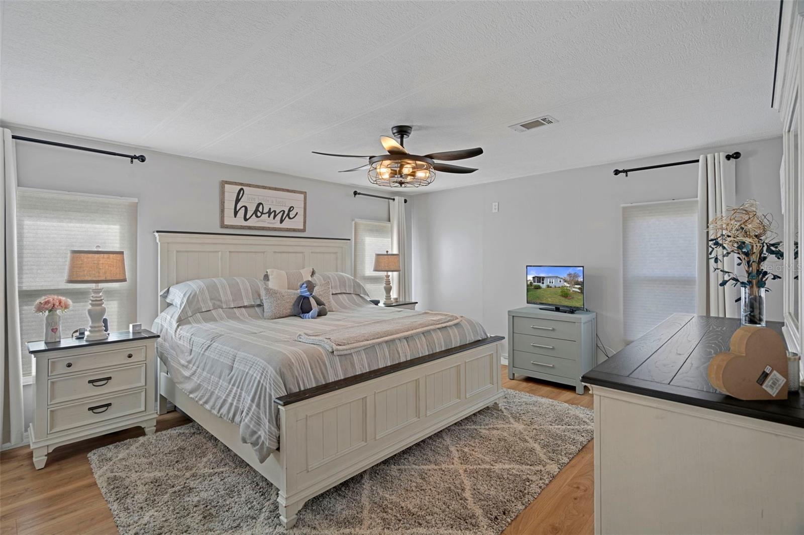 Image 20 of 59 For 5079 Lodgewood Drive