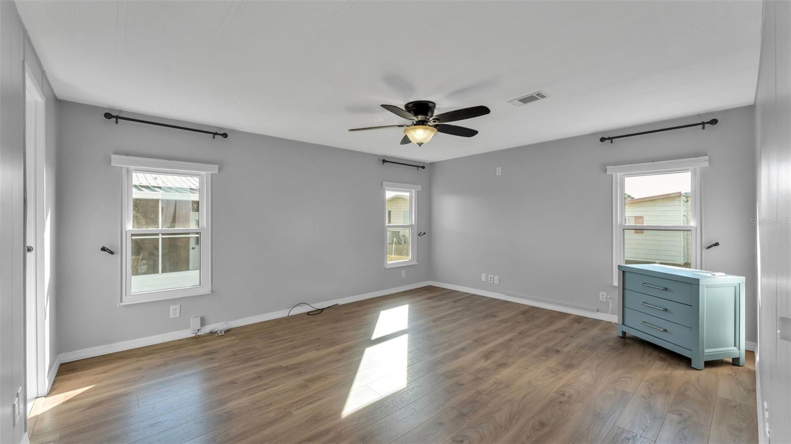 Image 22 of 59 For 5079 Lodgewood Drive