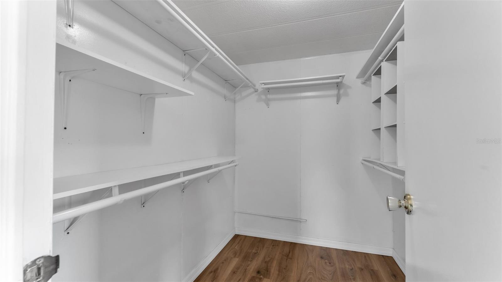 Image 23 of 59 For 5079 Lodgewood Drive