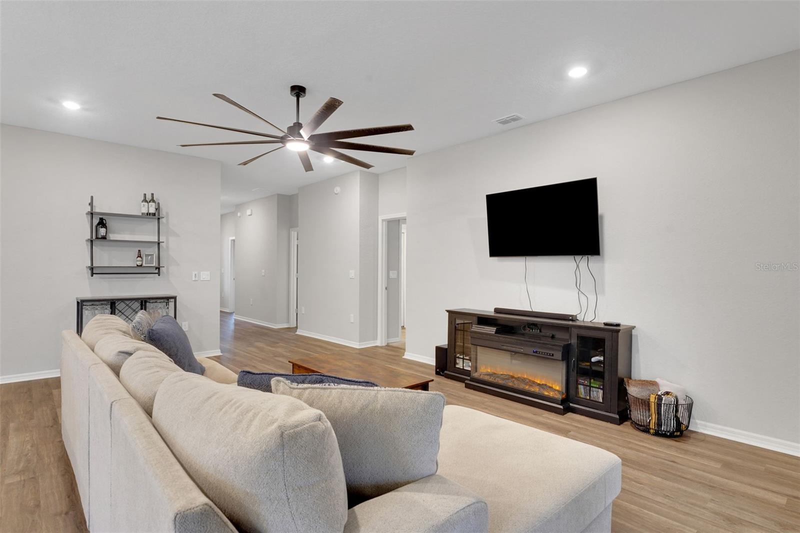 Image 13 of 43 For 647 Bentley North Drive