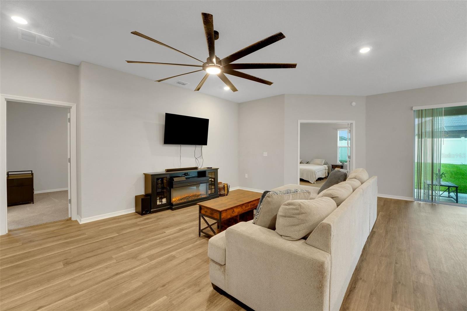 Image 15 of 43 For 647 Bentley North Drive