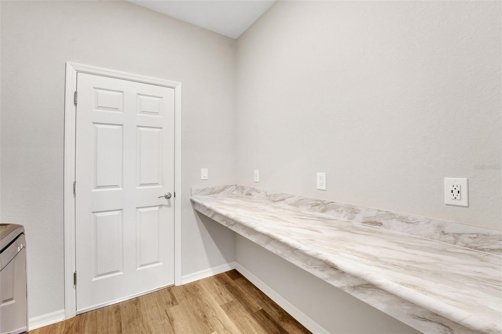 Image 18 of 43 For 647 Bentley North Drive