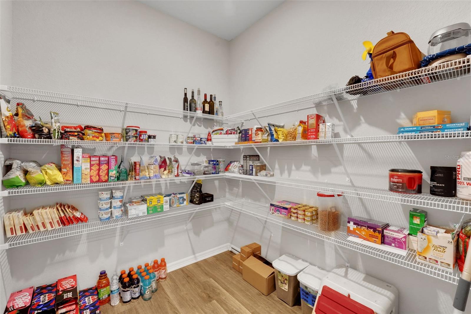 Image 19 of 43 For 647 Bentley North Drive