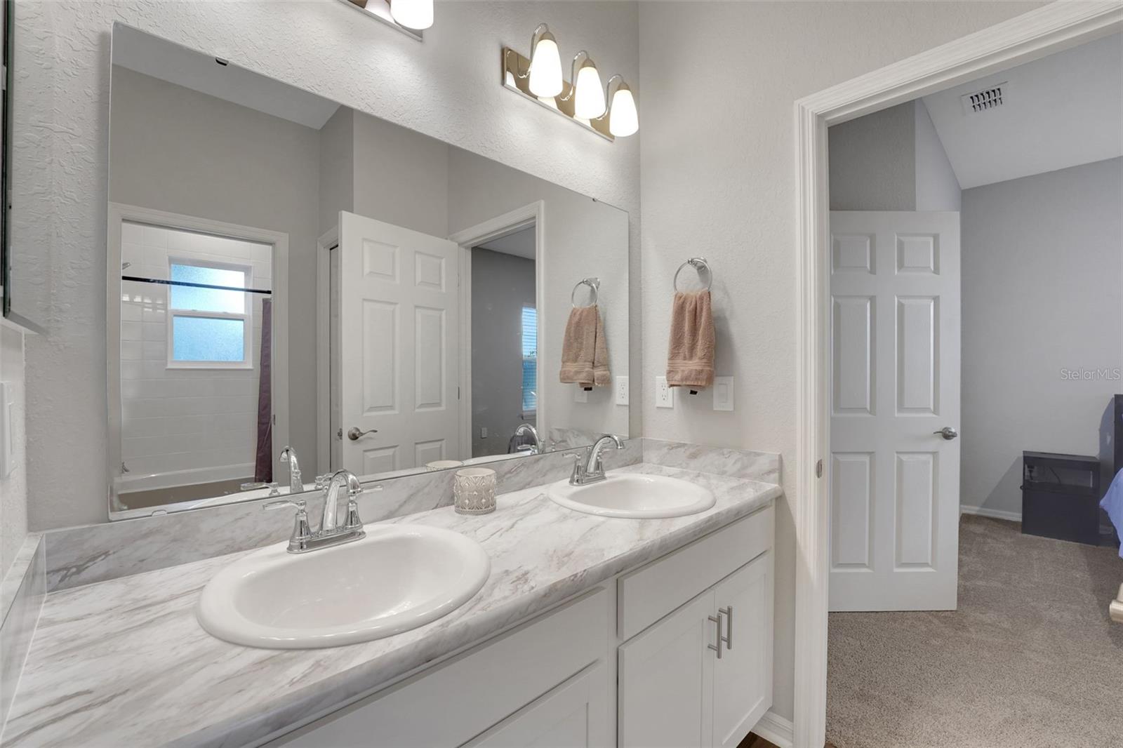 Image 25 of 43 For 647 Bentley North Drive