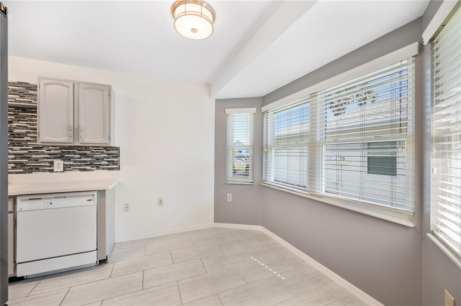 Image 10 of 42 For 550 Eagle Run