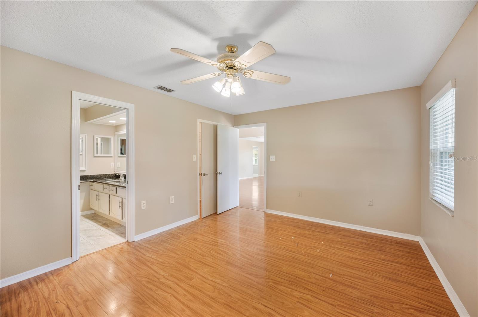 Image 19 of 42 For 550 Eagle Run