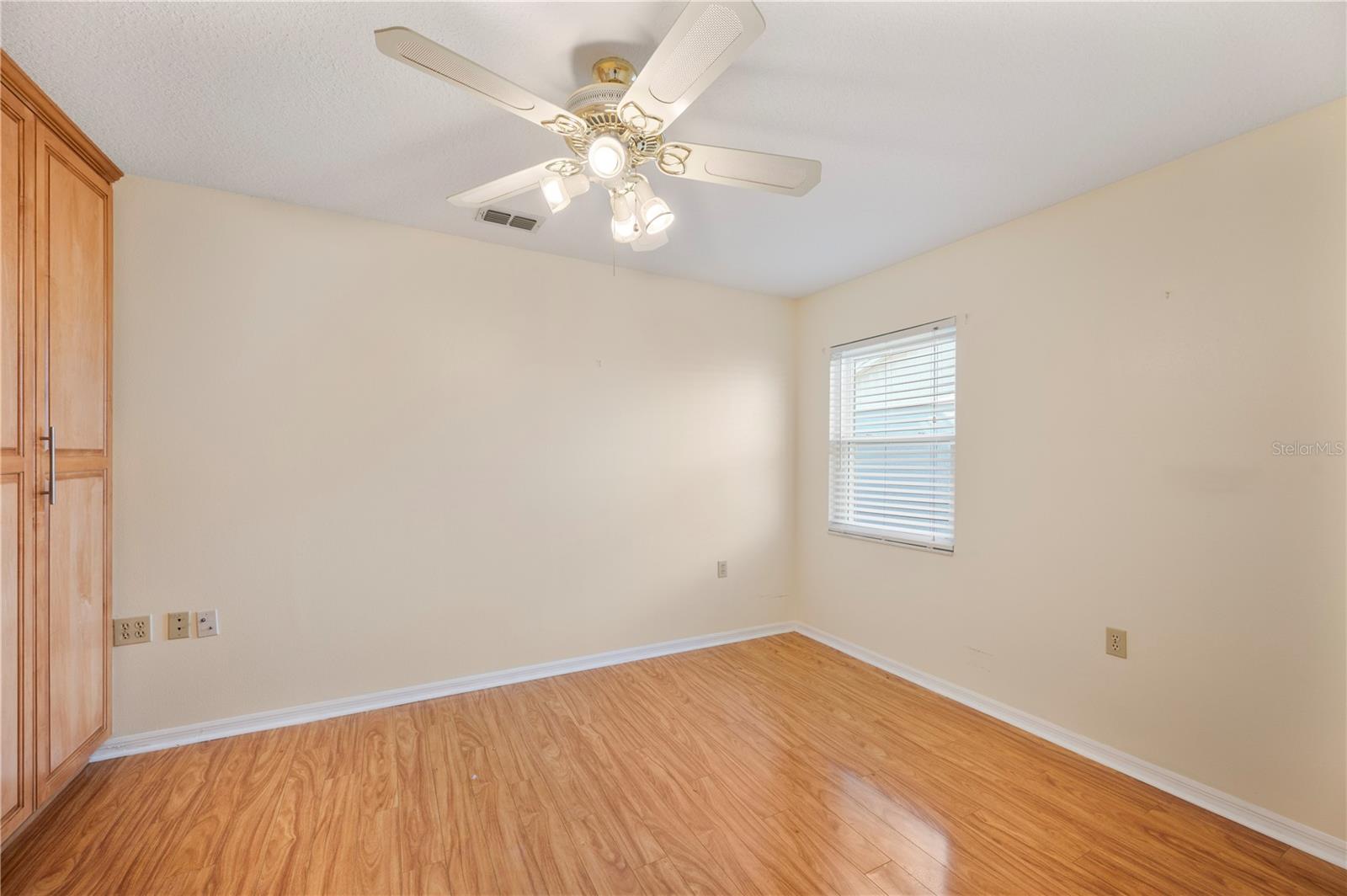 Image 23 of 42 For 550 Eagle Run