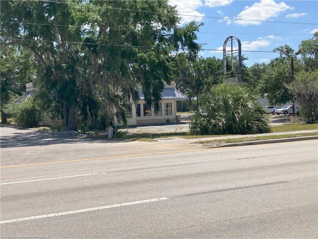 Image 15 of 16 For 939 6th Avenue