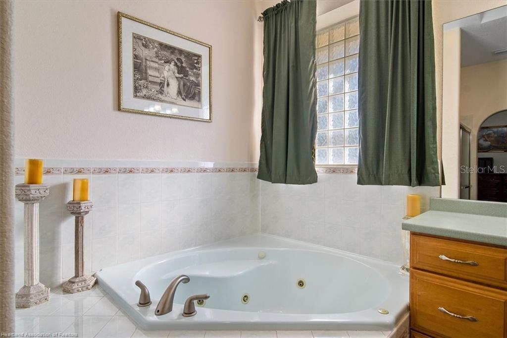 Image 32 of 50 For 631 Sunset Pointe Drive