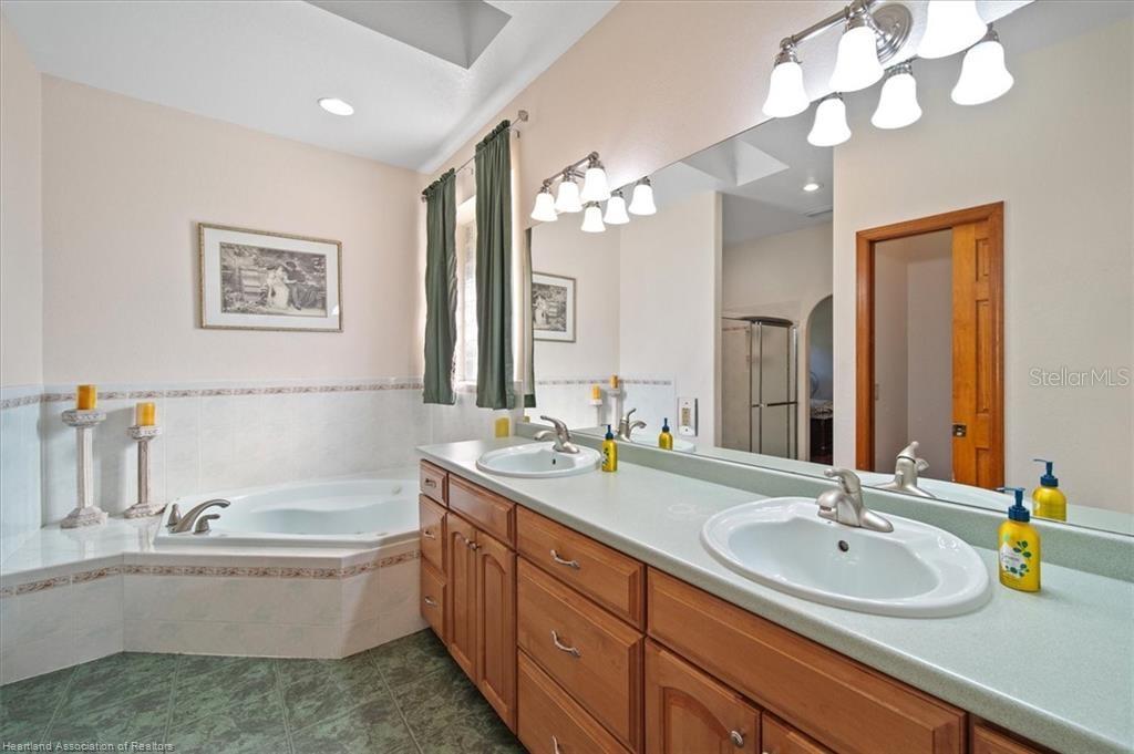 Image 33 of 50 For 631 Sunset Pointe Drive