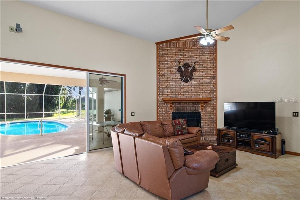 Image 4 of 50 For 631 Sunset Pointe Drive