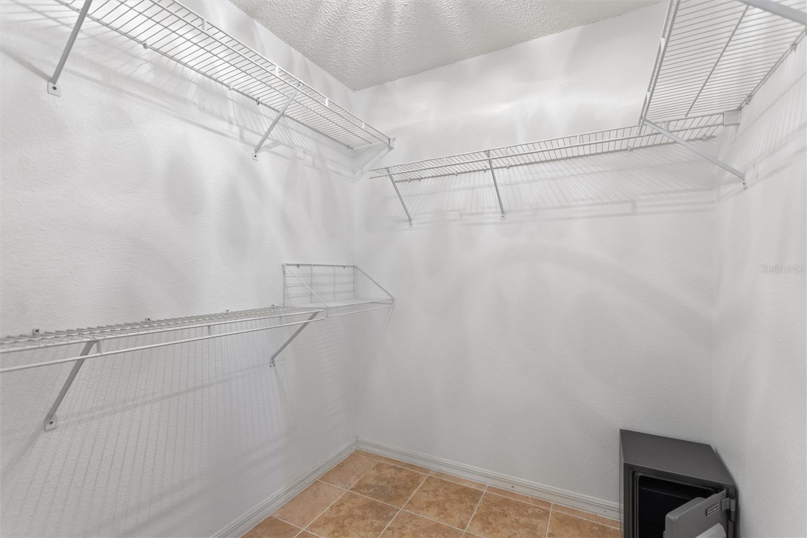 Image 23 of 36 For 4516 Ashford Drive