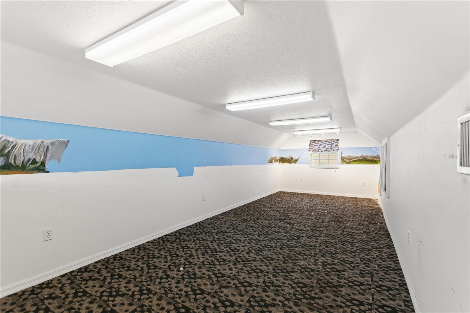 Image 6 of 36 For 4516 Ashford Drive