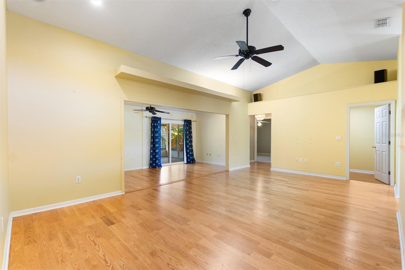 Image 9 of 36 For 4516 Ashford Drive