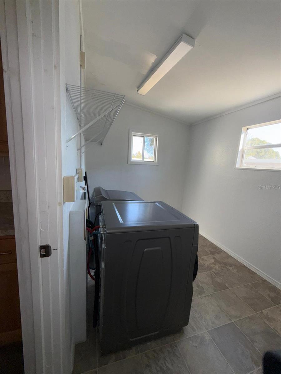 Image 7 of 29 For 208 Center Street