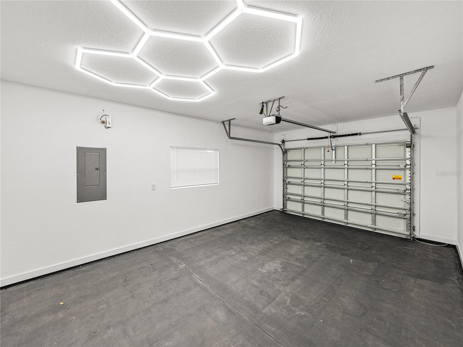 Image 19 of 49 For 717 13th Street