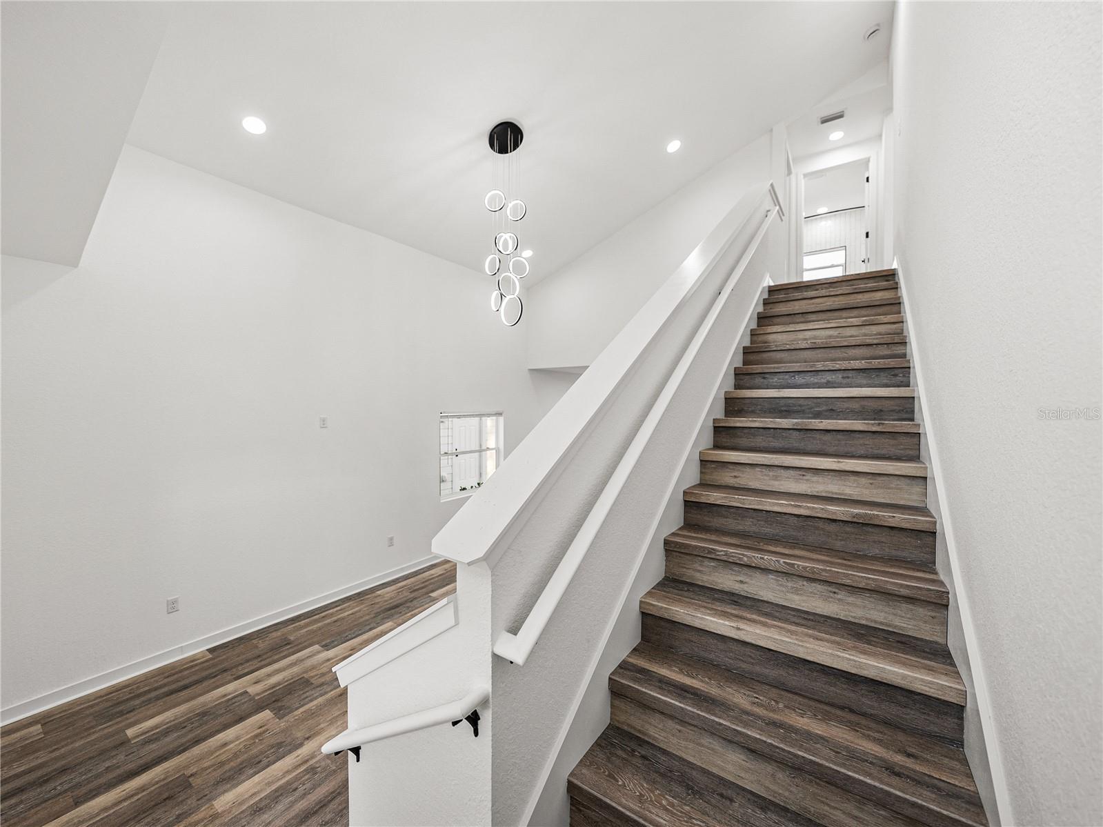 Image 27 of 49 For 717 13th Street