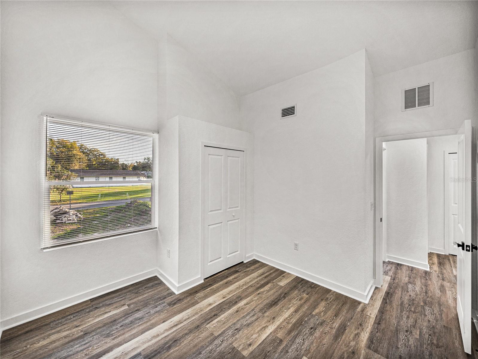 Image 31 of 49 For 717 13th Street