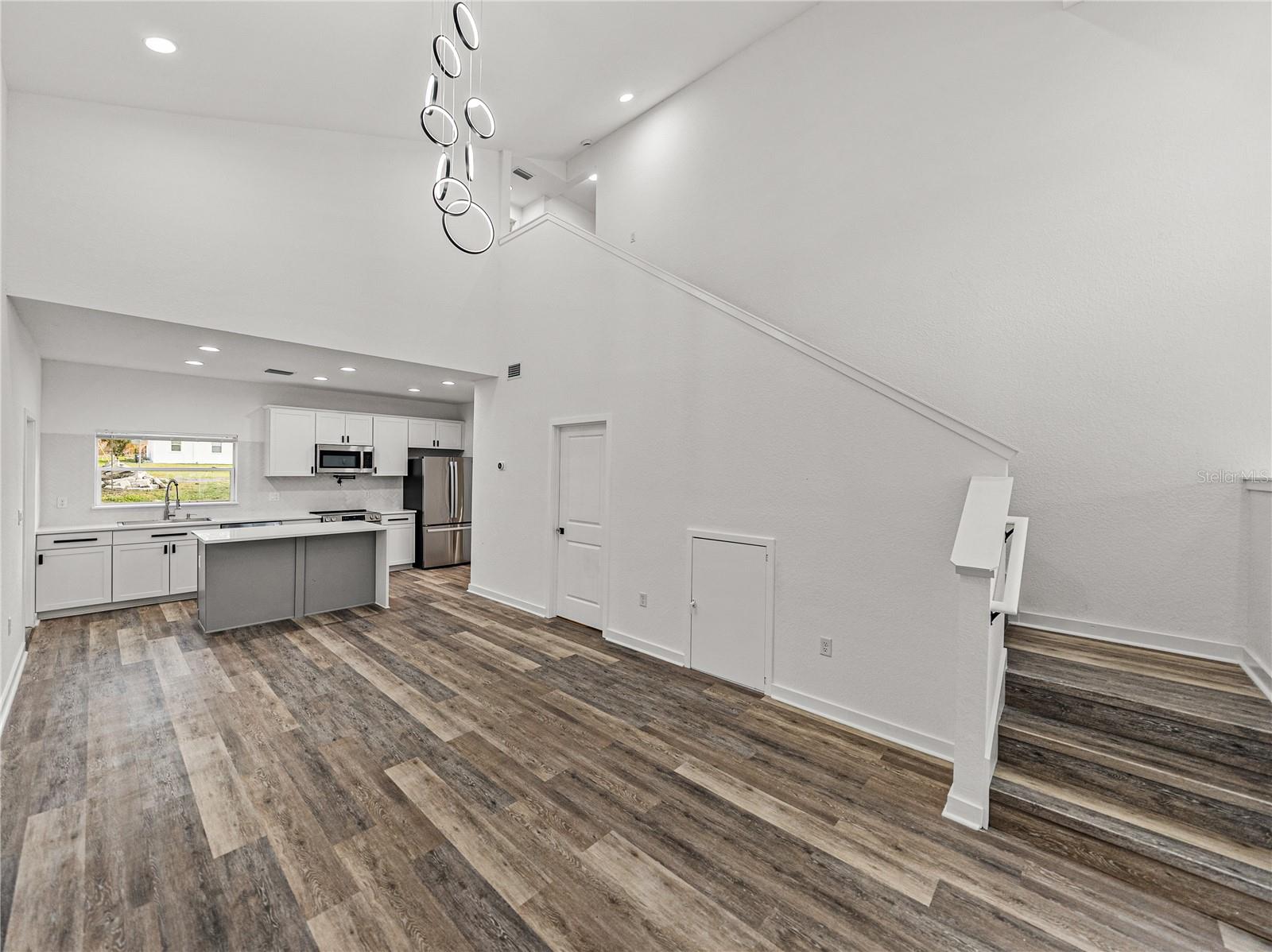 Image 8 of 49 For 717 13th Street