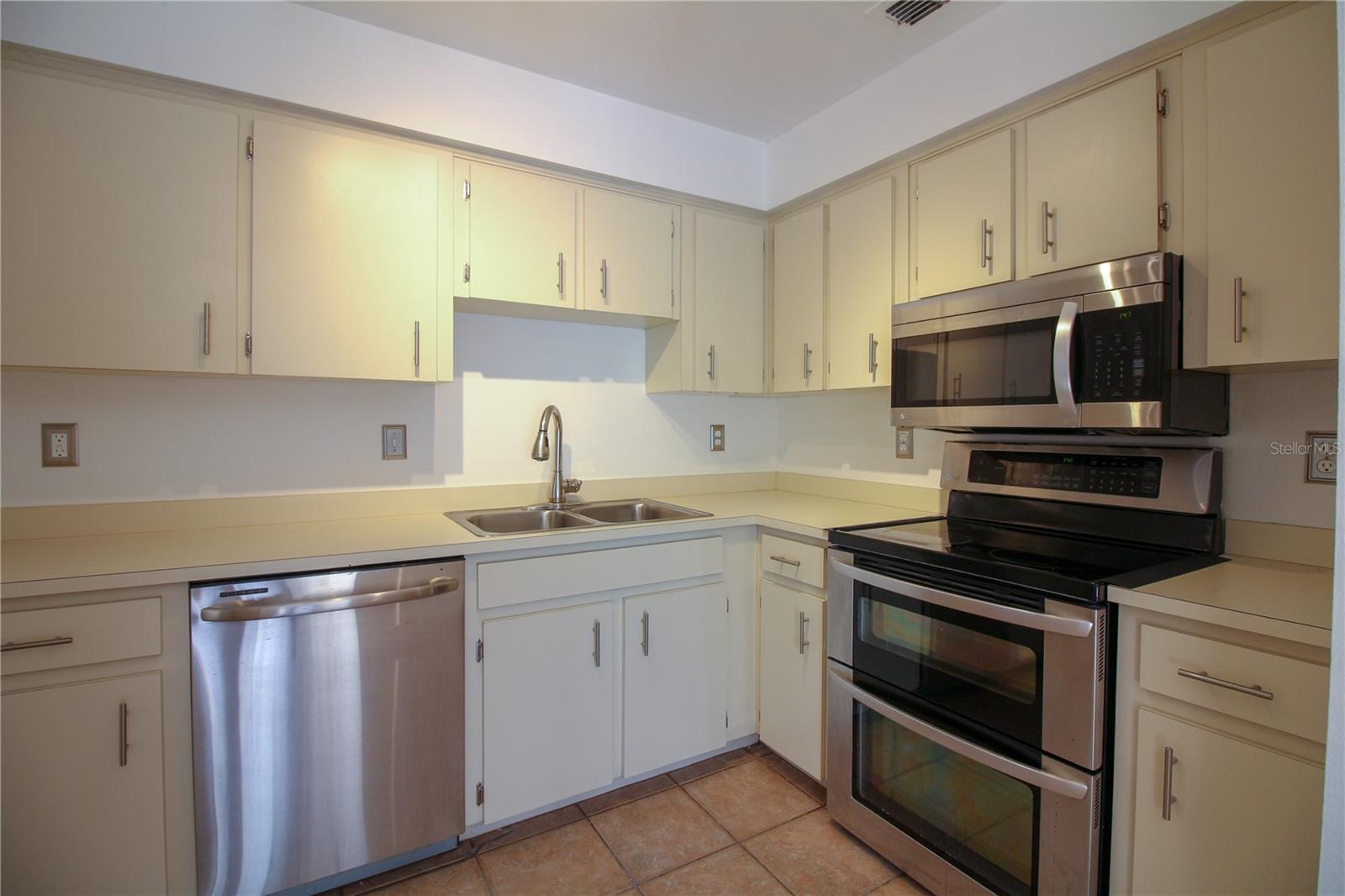 Image 8 of 15 For 1018 Station Street