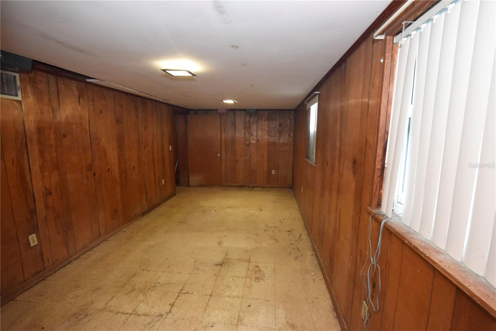 Image 12 of 49 For 609 Hickory Lane