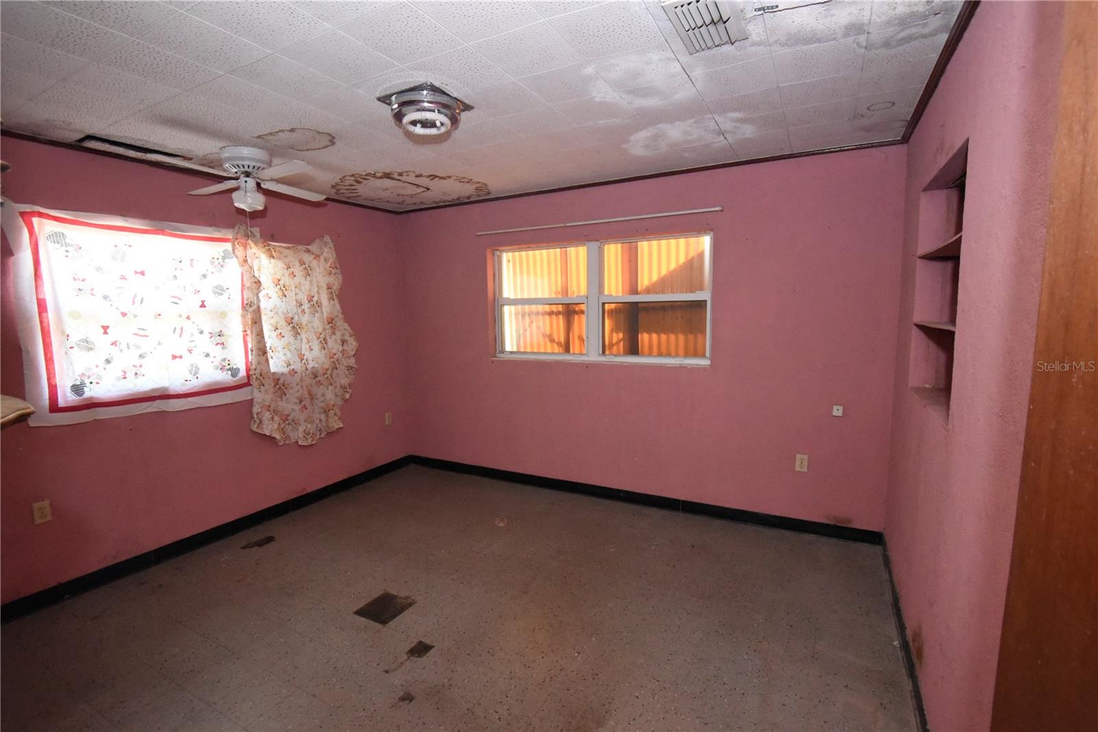 Image 15 of 49 For 609 Hickory Lane