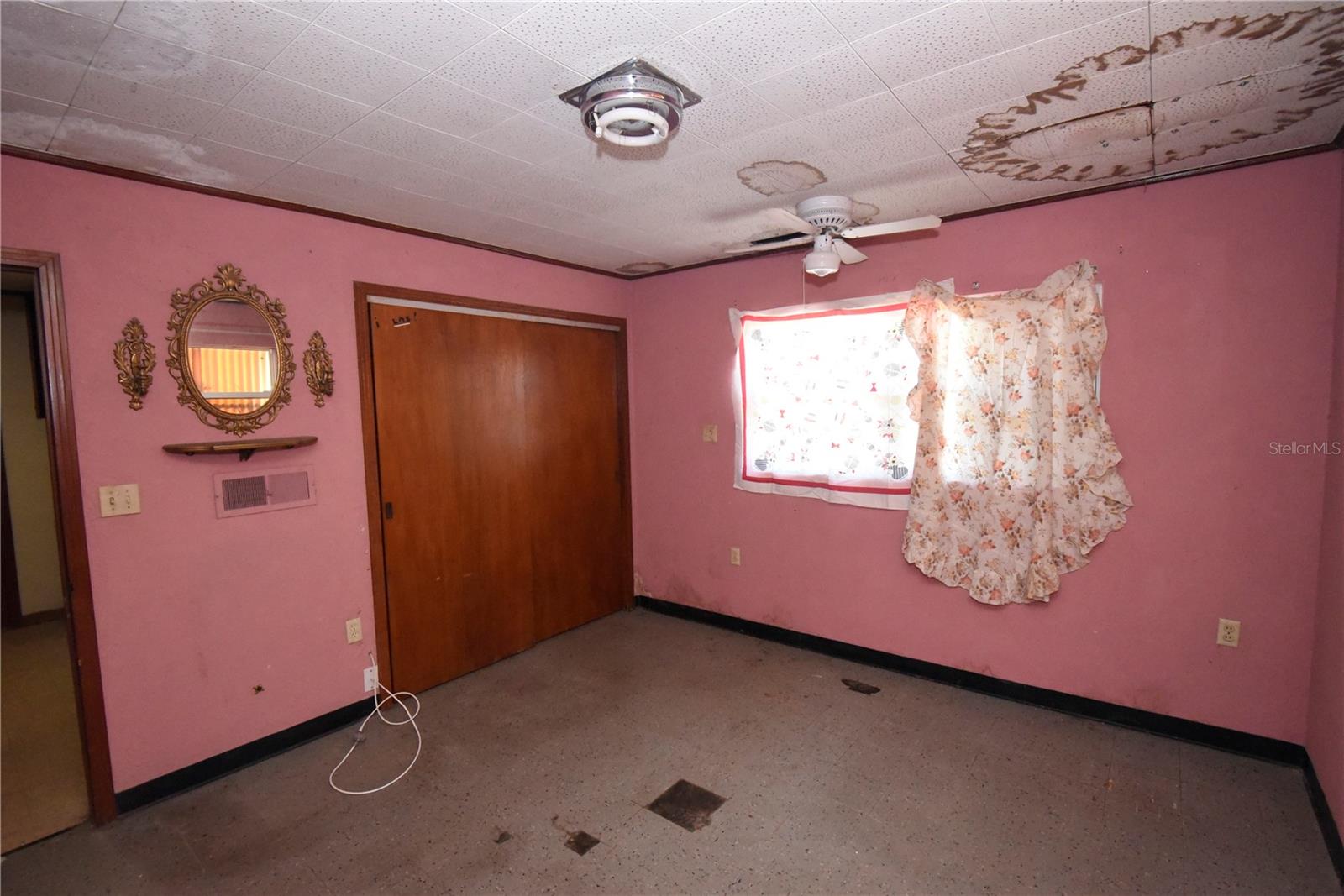 Image 16 of 49 For 609 Hickory Lane