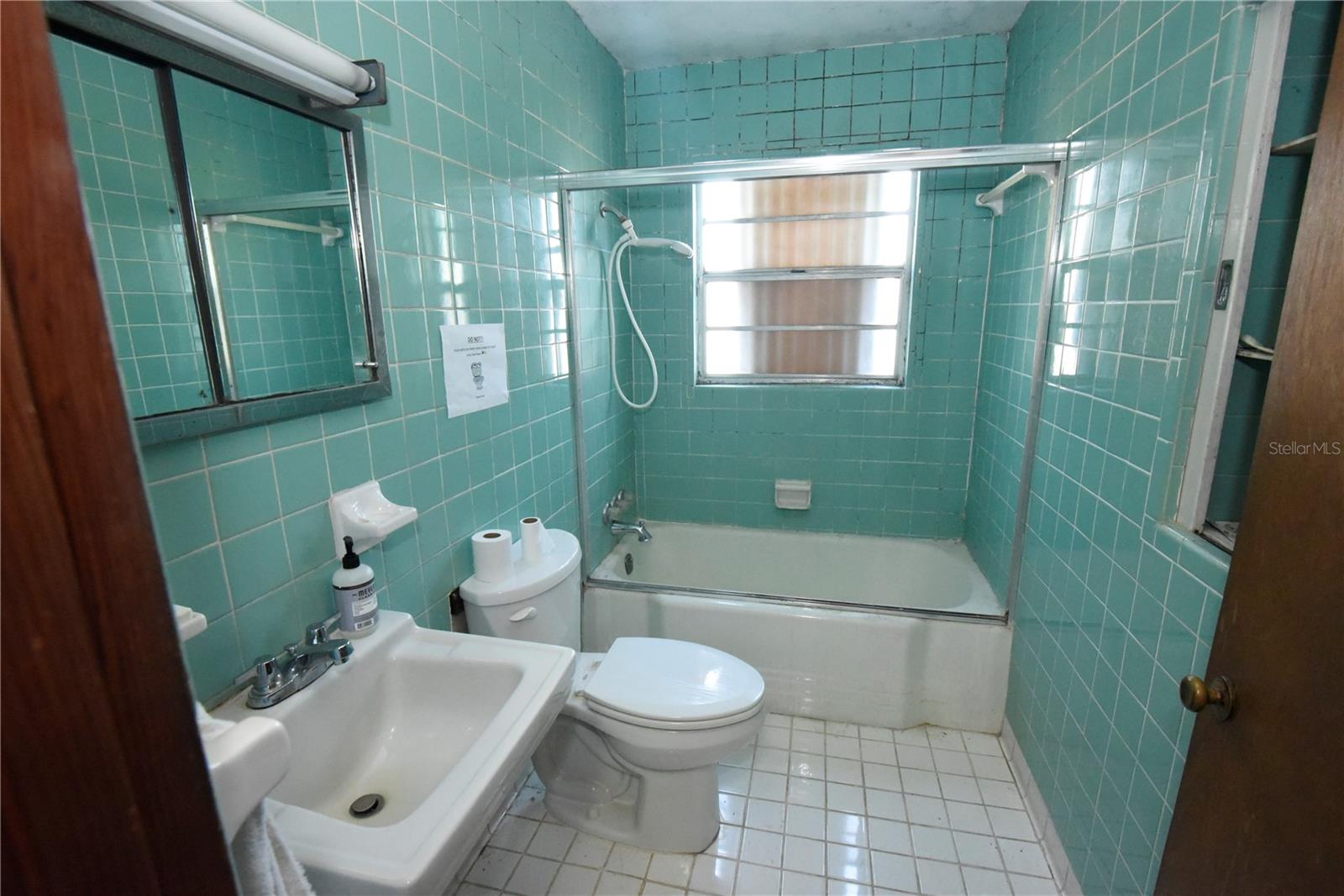 Image 17 of 49 For 609 Hickory Lane