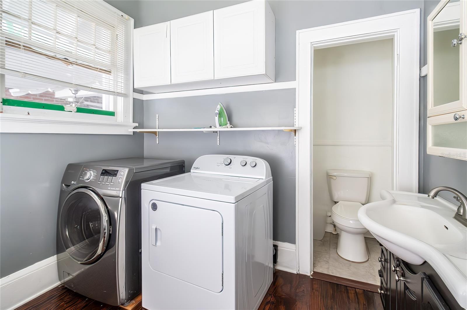 Image 26 of 34 For 107 Lake Howard Drive Nw