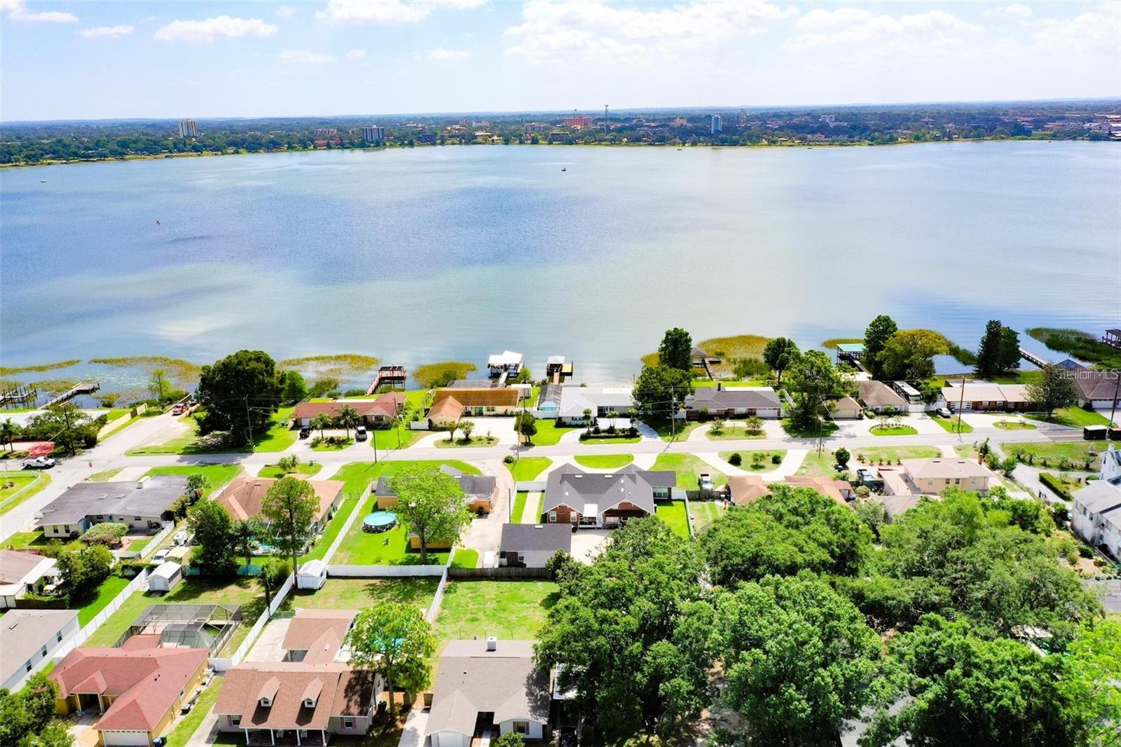 Image 29 of 34 For 107 Lake Howard Drive Nw