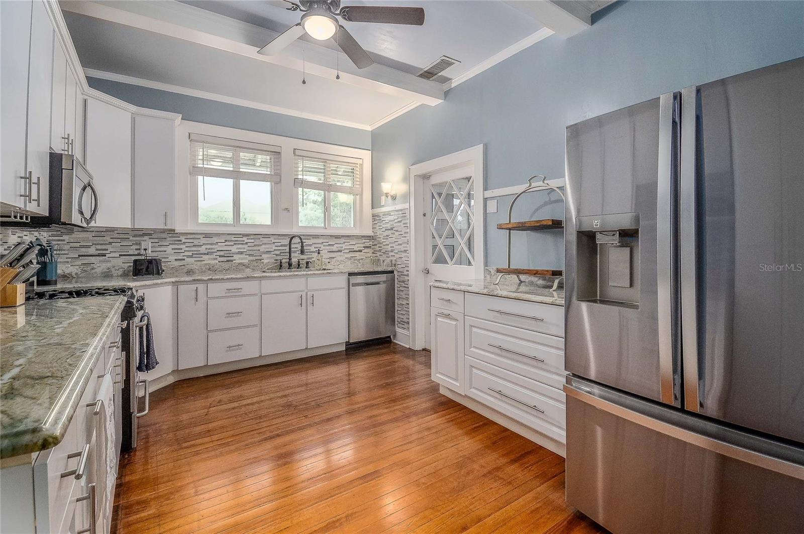 Image 7 of 34 For 107 Lake Howard Drive Nw