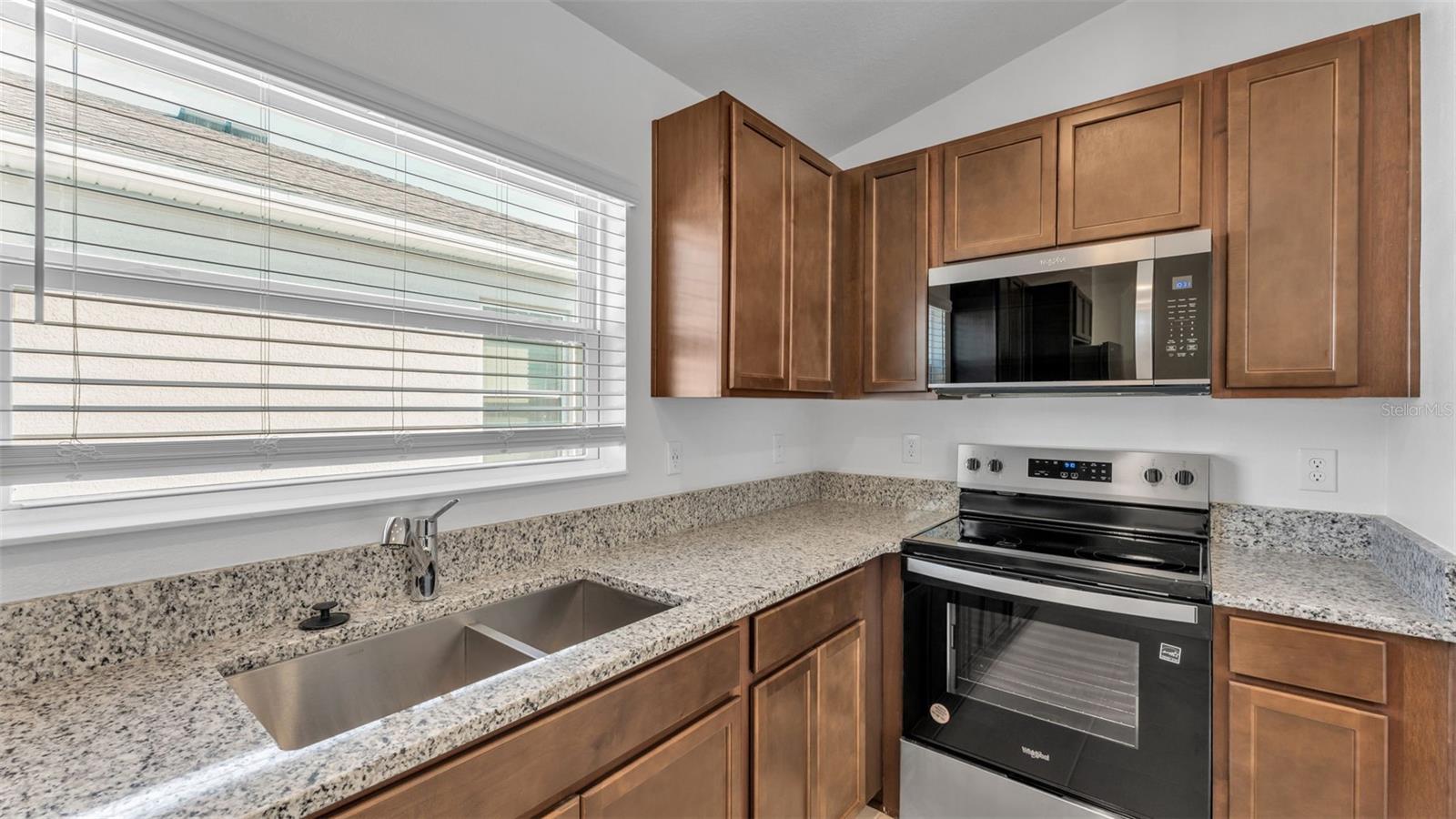 Image 11 of 37 For 623 Alder Lane