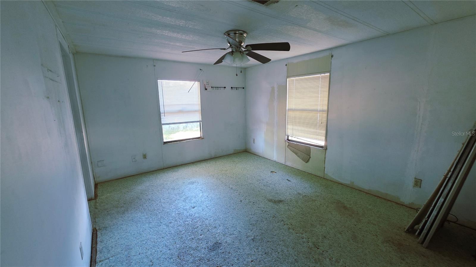 Image 17 of 20 For 437 Skyline Drive E