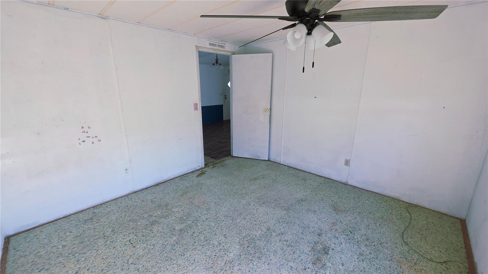 Image 18 of 20 For 437 Skyline Drive E