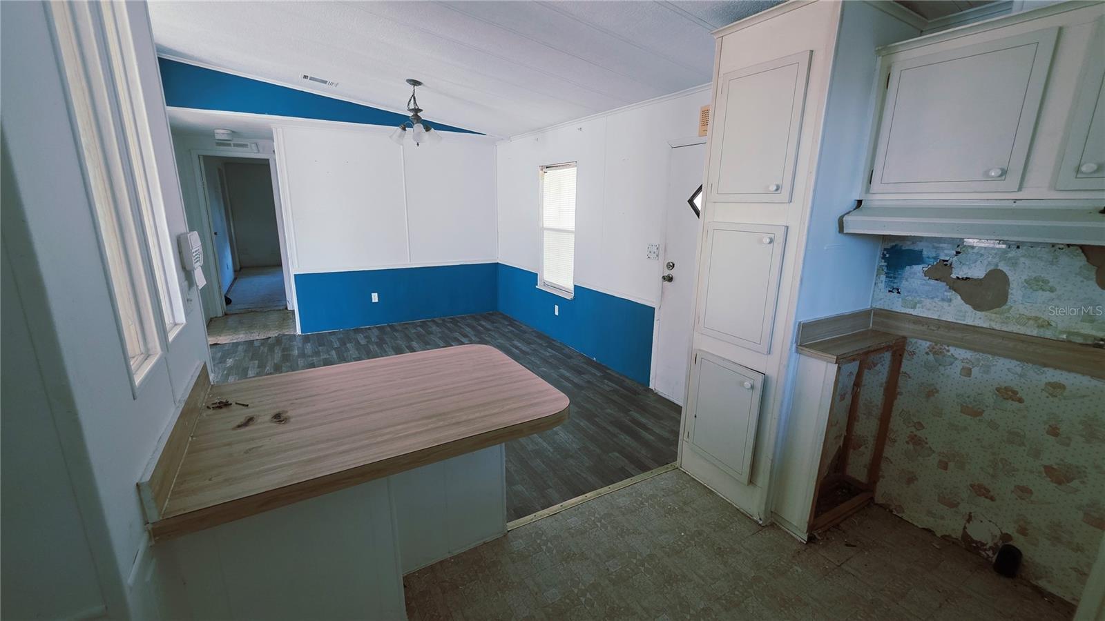 Image 9 of 20 For 437 Skyline Drive E