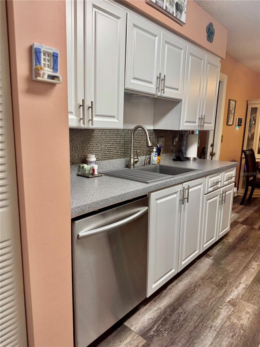 Image 8 of 37 For 1435 Country Ridge Drive