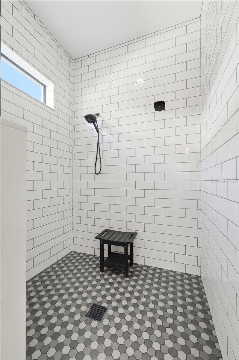 Image 23 of 38 For 469 Nolane Lane