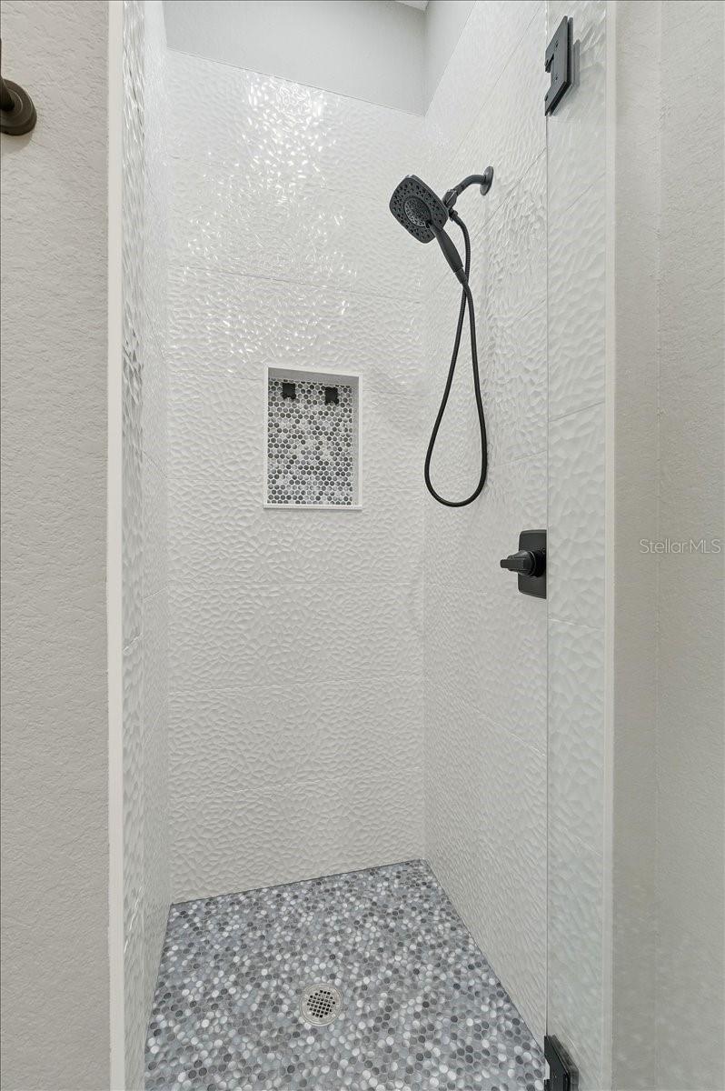 Image 29 of 38 For 469 Nolane Lane