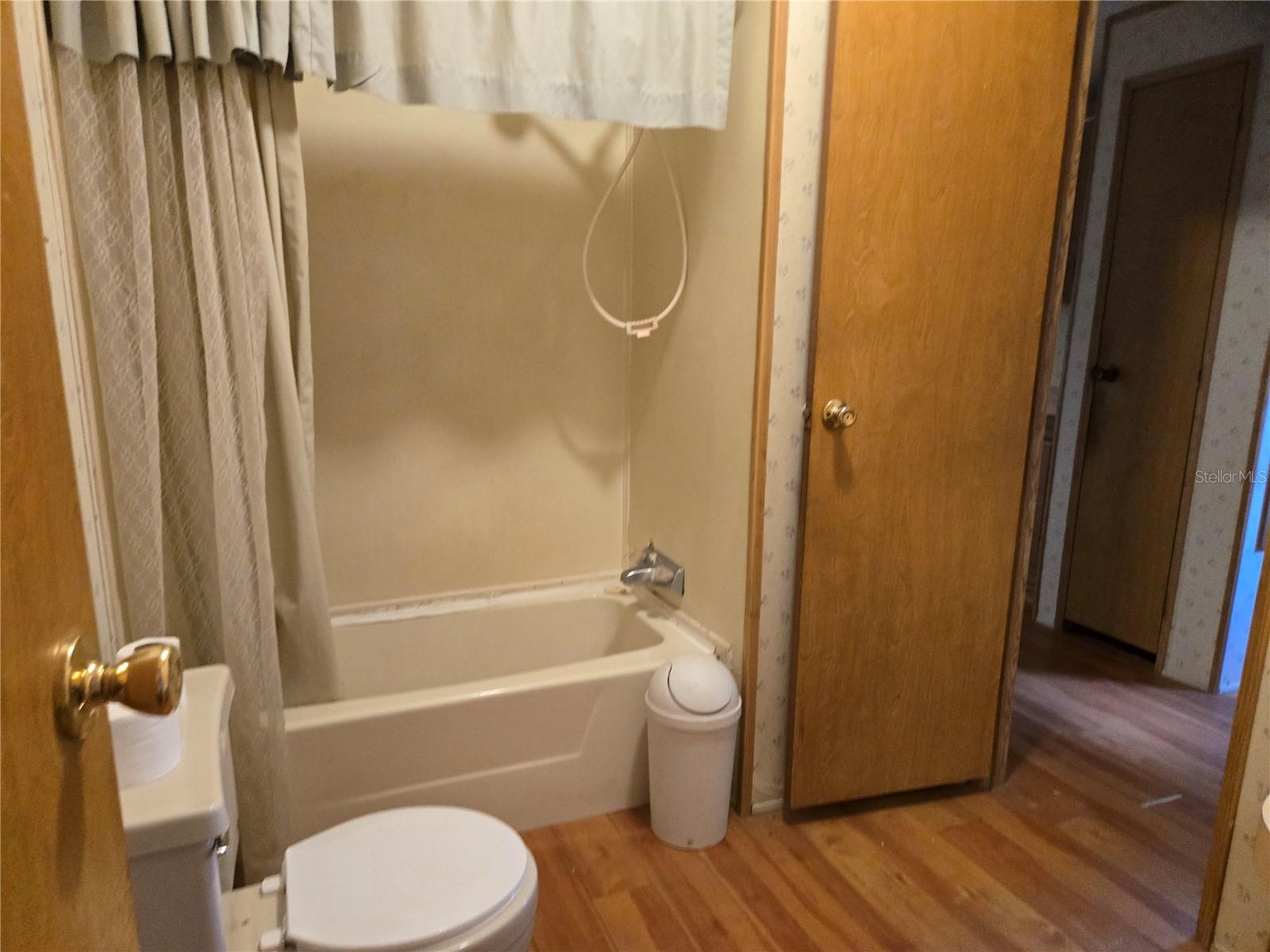 Image 11 of 18 For 733 1st Street