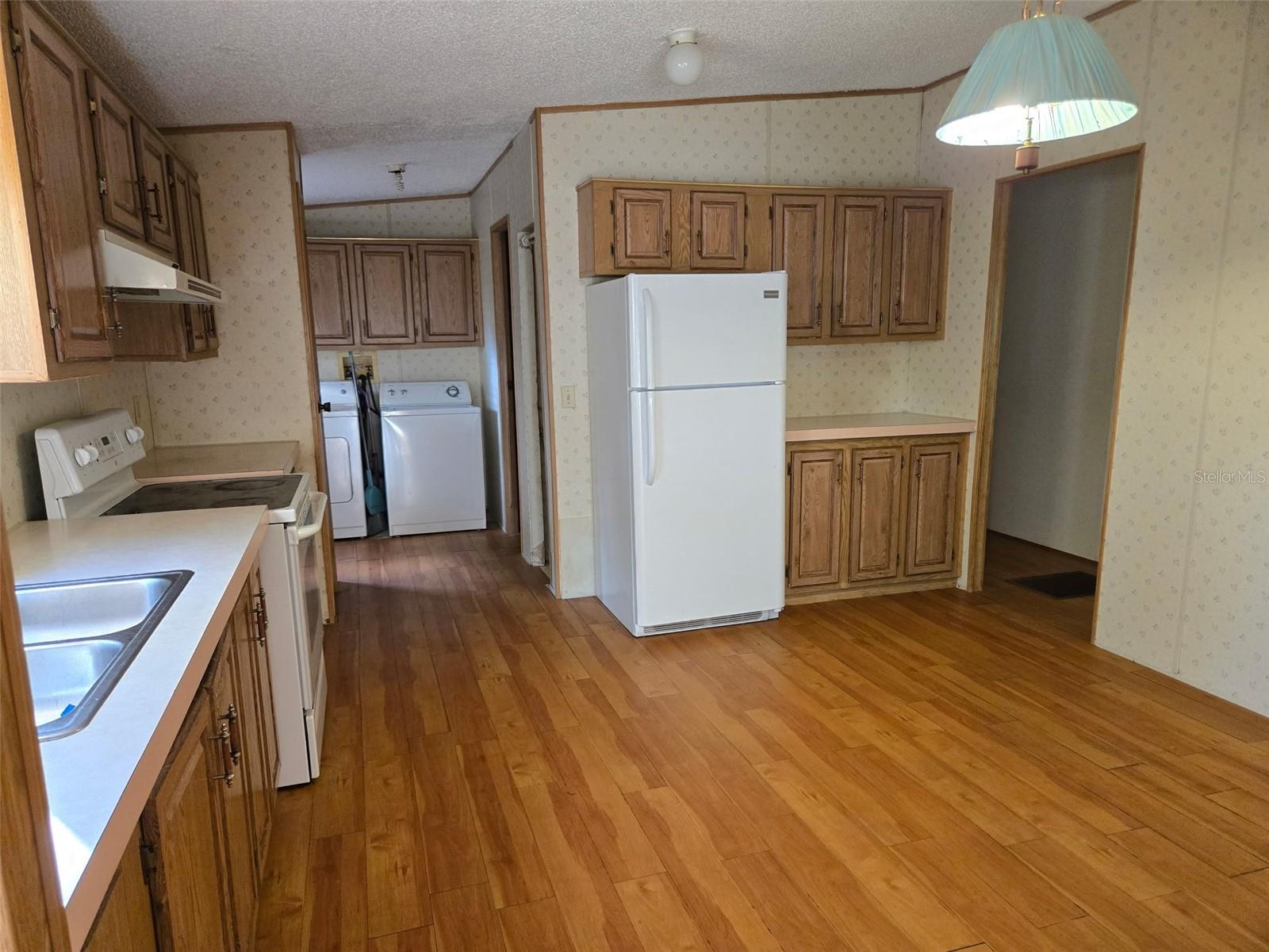 Image 2 of 18 For 733 1st Street