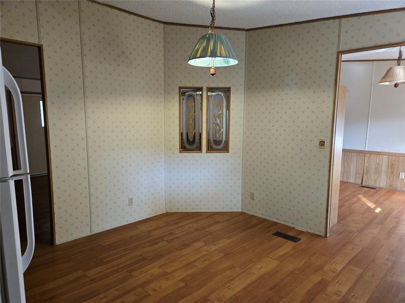 Image 4 of 18 For 733 1st Street